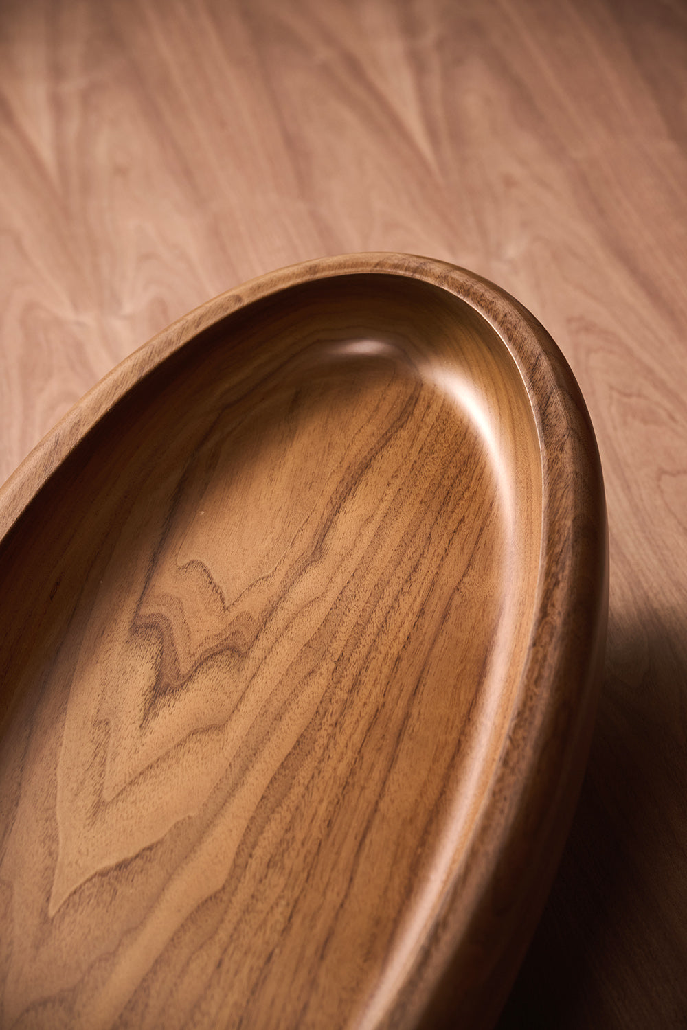 Vanishing While Exploding Tray - Walnut Oval